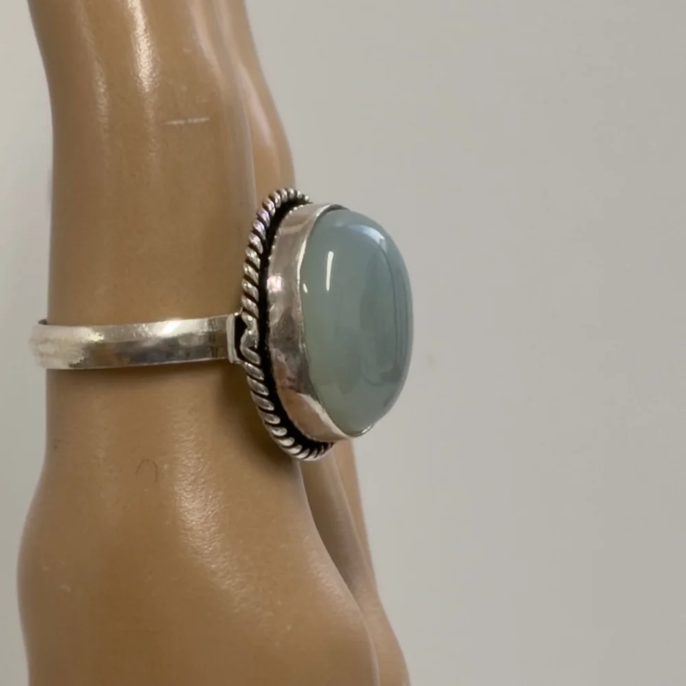 Hand crafteLight Green Chalcedony Silver Plated Ring Stamped‎ 925 Size 6.25 New - Picture 2 of 8